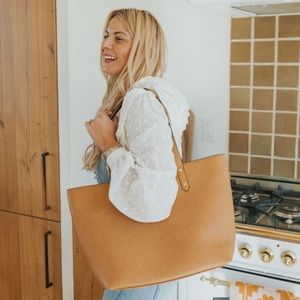 Poppy and Peonies Go-Getter Tote – Camel